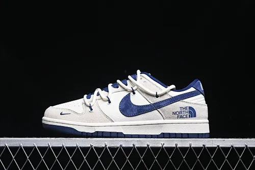 All Categories Nk SB Dunk Series Nk SB Dunk Low High-end Customized Low-top Sneakers Nk SB Dunk Low North Face Series-Strapped Pig Bazang Blue Hook Anniversary High-end Customized Low-top Casual Sneakers DM6868-001